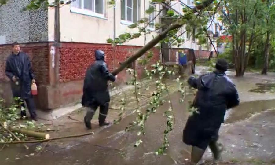В Северодвинске введён режим чрезычайной ситуации - город сегодня серьезно пострадал из-за шторма