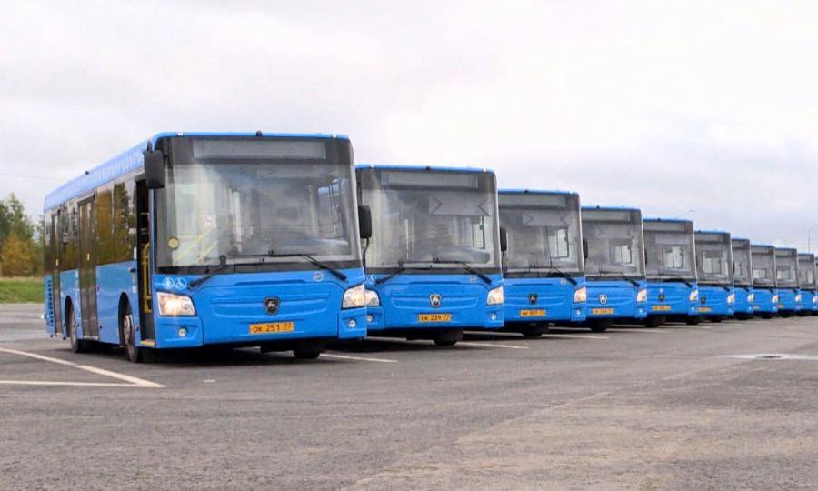 В Архангельск доставили 27 новых автобусов