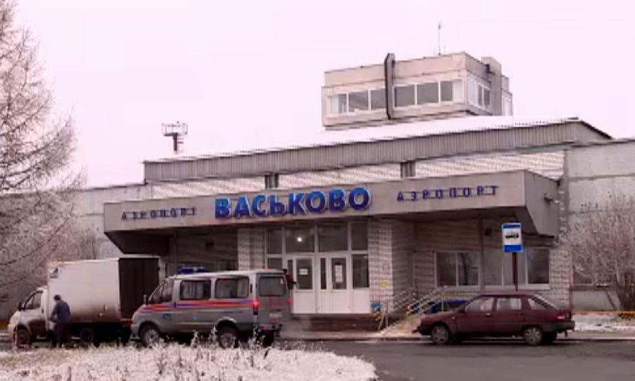 Пассажиры аварийного АН-2 сегодня вновь не смогли улететь в Мезень