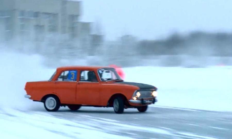 В Северодвинске прошел первый этап соревнований по скоростному маневрированию на легковых автомобилях