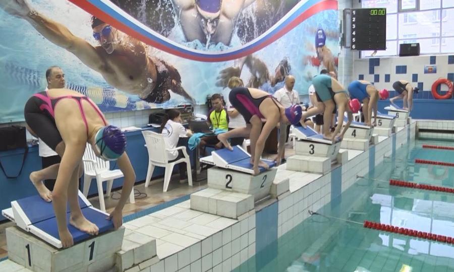 В Котласе прошли соревнования по плаванию имени Владимира Косинского